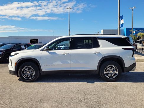 Certified 2025 Chevrolet Traverse LT image 4