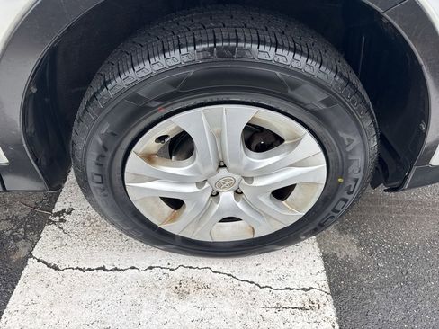 Used 2013 Toyota RAV4 LE image 12