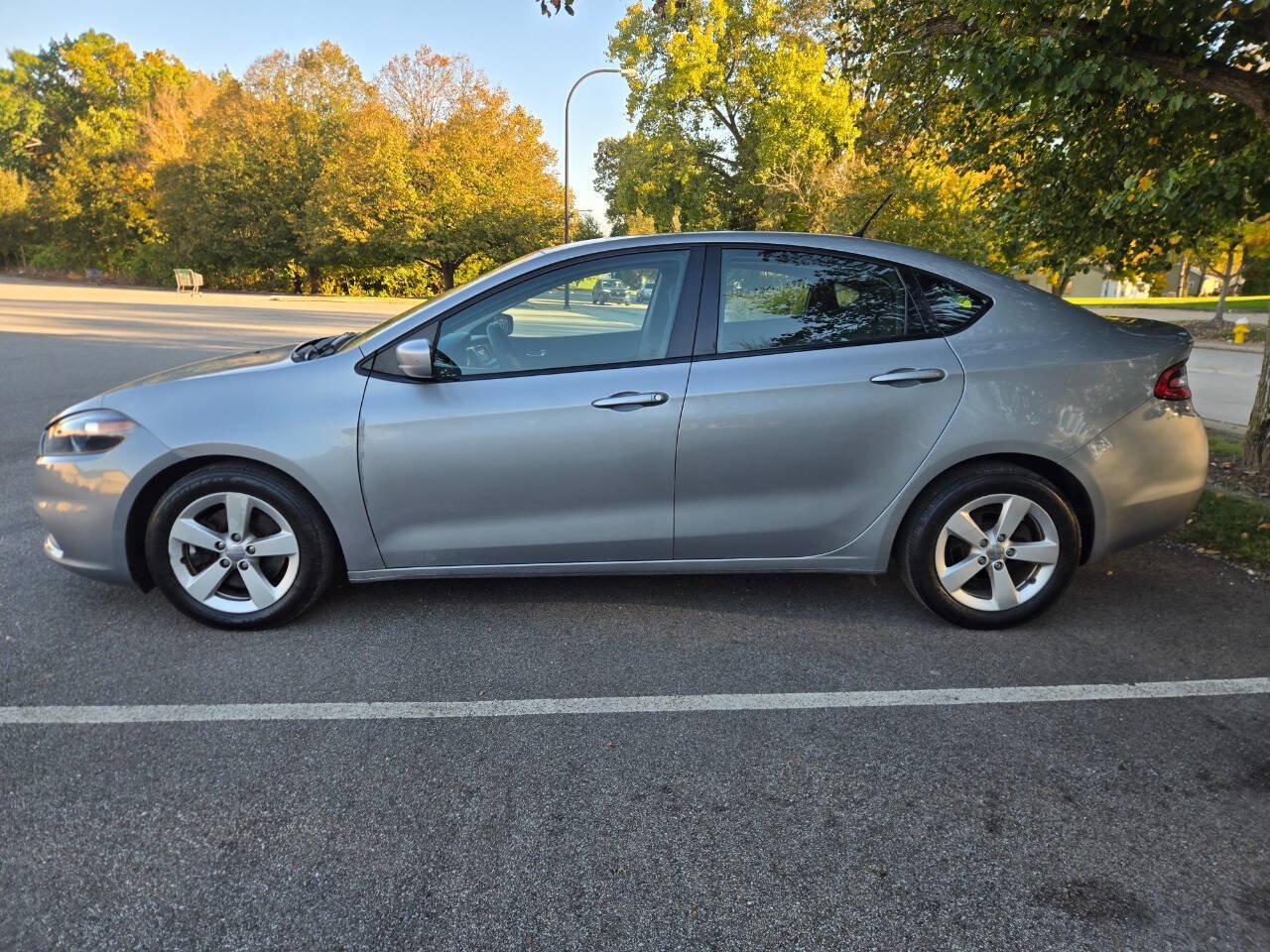 Used 2015 Dodge Dart SXT FWD image 4