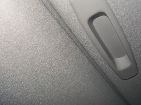 Used 2024 Toyota Corolla Cross XLE image 4