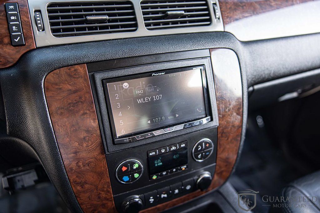 Used 2008 Chevrolet Suburban LT w/ LT Preferred Equipment Group AWD/4WD image 20