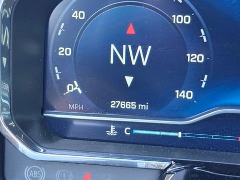 Used 2022 Chevrolet Silverado 1500 LT image 24