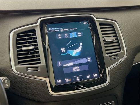 Used 2020 Volvo XC90 T6 Momentum w/ Protection Package Premier image 20