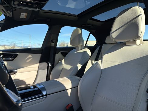 Used 2022 Mercedes-Benz C 300 4MATIC Sedan w/ Exclusive Trim Package image 25