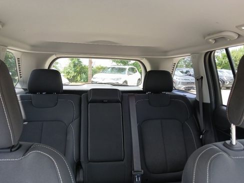 Used 2023 Jeep Grand Cherokee Laredo RWD image 23