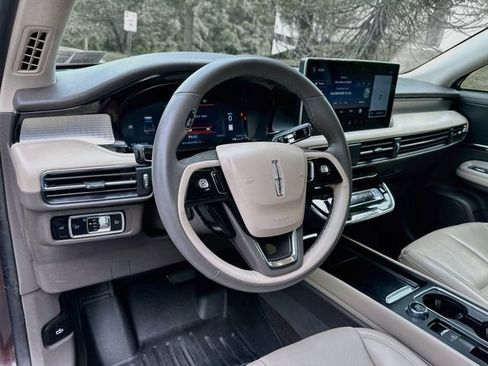 Used 2023 Lincoln Corsair AWD w/ Equipment Group 101A image 11