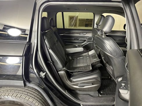 Used 2022 Jeep Grand Cherokee L Limited image 38