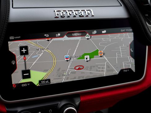 Used 2018 Ferrari GTC4Lusso image 26