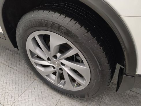 Used 2015 Nissan Rogue SL w/ SL Premium Package image 31