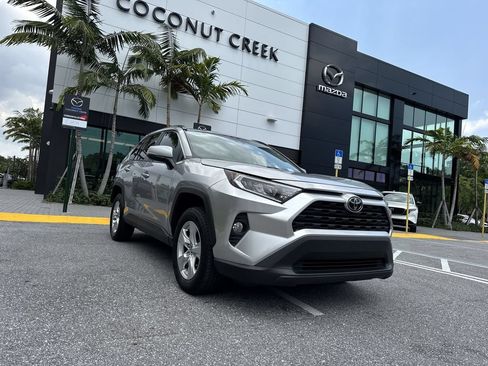 Used 2021 Toyota RAV4 XLE FWD image 30