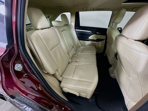 Used 2016 Toyota Highlander XLE image 35