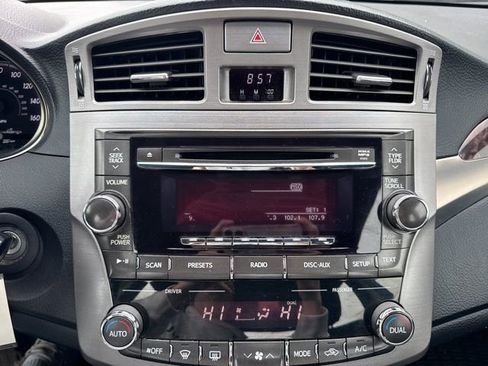 Used 2012 Toyota Avalon Limited image 16