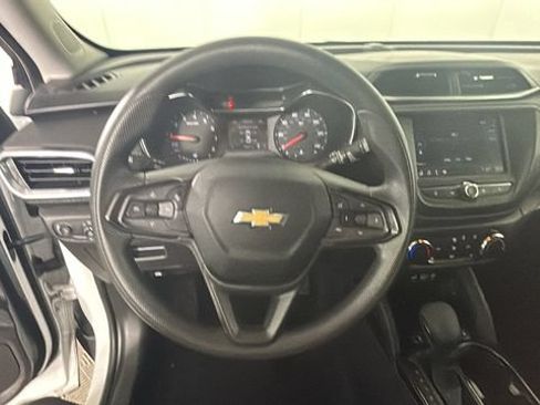 Used 2022 Chevrolet TrailBlazer LT FWD image 14