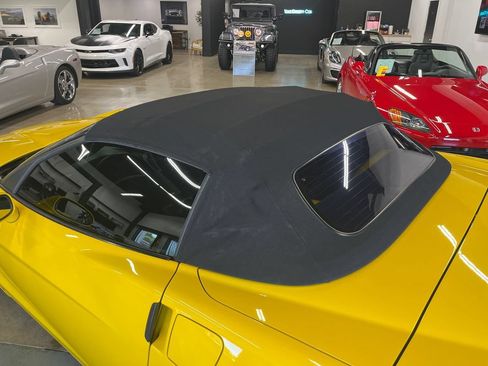 Used 2007 Chevrolet Corvette Convertible w/ Preferred Equipment Group RWD image 9