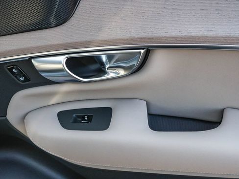 New 2026 Volvo XC90 T8 Plus w/ Protection Package AWD/4WD image 19