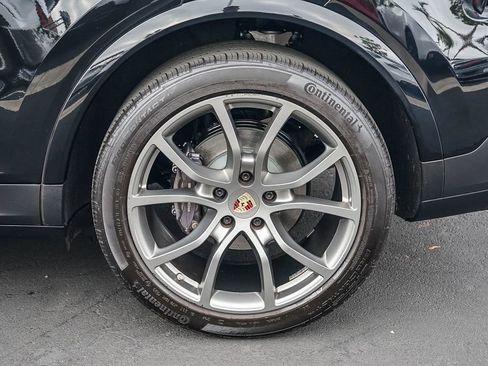 Used 2023 Porsche Cayenne Platinum Edition AWD/4WD image 12