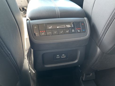 Used 2025 Nissan Pathfinder SL w/ SL Premium Package AWD/4WD image 33