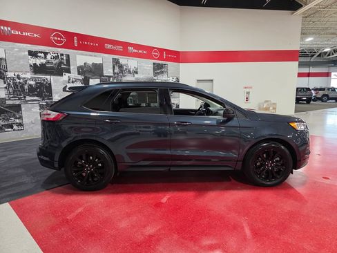 Used 2024 Ford Edge SE w/ Black Appearance Package AWD/4WD image 2