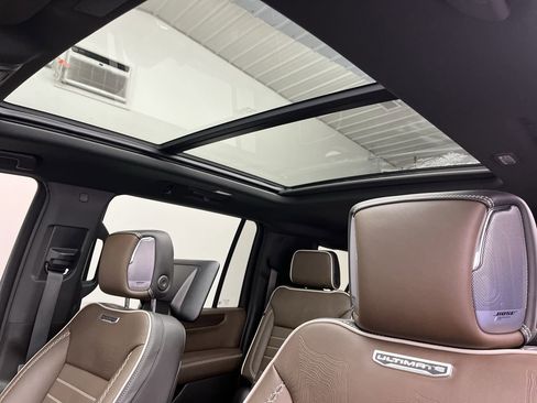 Certified 2025 GMC Yukon XL Denali Ultimate w/ LPO, Floor Liner Package AWD/4WD image 6