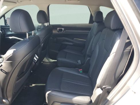 Used 2022 Kia Sorento S FWD image 10