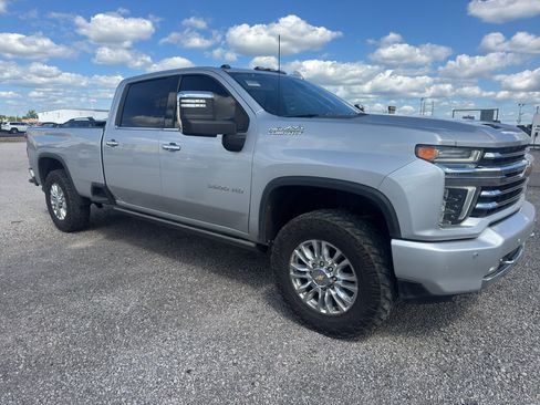 Used 2022 Chevrolet Silverado 3500 High Country w/ Z71 Off-Road Package AWD/4WD image 3