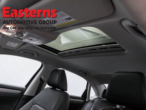 Used 2022 Volkswagen Passat 2.0T SE image 35