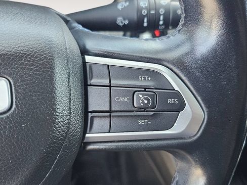 Used 2022 Jeep Compass Latitude w/ Sun and Sound Group AWD/4WD image 36