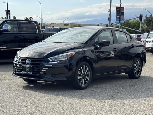 Used 2025 Nissan Versa SV FWD image 3
