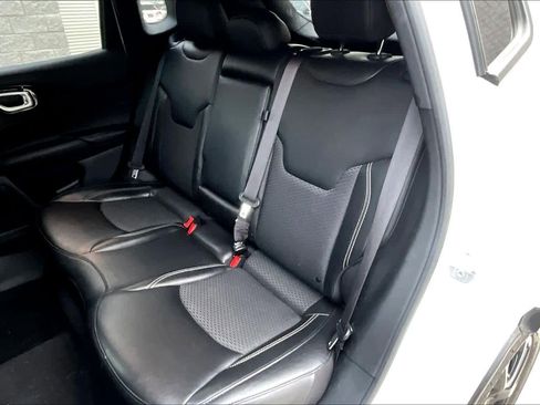 Used 2023 Jeep Compass Altitude image 17