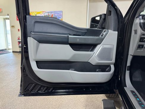 Used 2022 Ford F150 Limited image 25