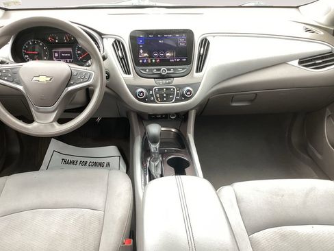 Used 2022 Chevrolet Malibu LT image 10