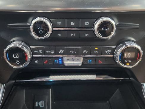 Used 2021 Ford F150 Lariat w/ Equipment Group 502A High AWD/4WD image 17