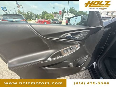 Certified 2018 Chevrolet Malibu Premier w/ Premier Sun and Wheel Package FWD image 24