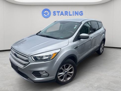 Used 2019 Ford Escape SE FWD image 1