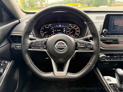 Used 2022 Nissan Altima 2.5 SL FWD image 21