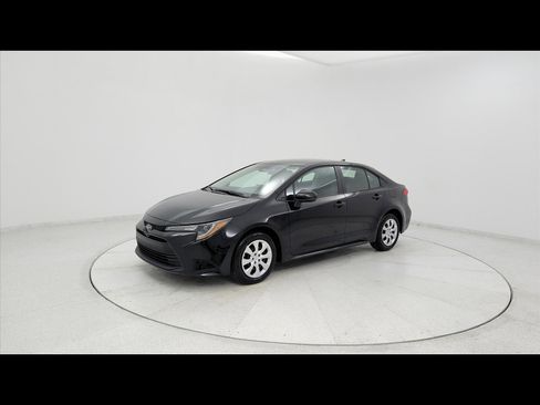 Used 2026 Toyota Corolla LE FWD image 1