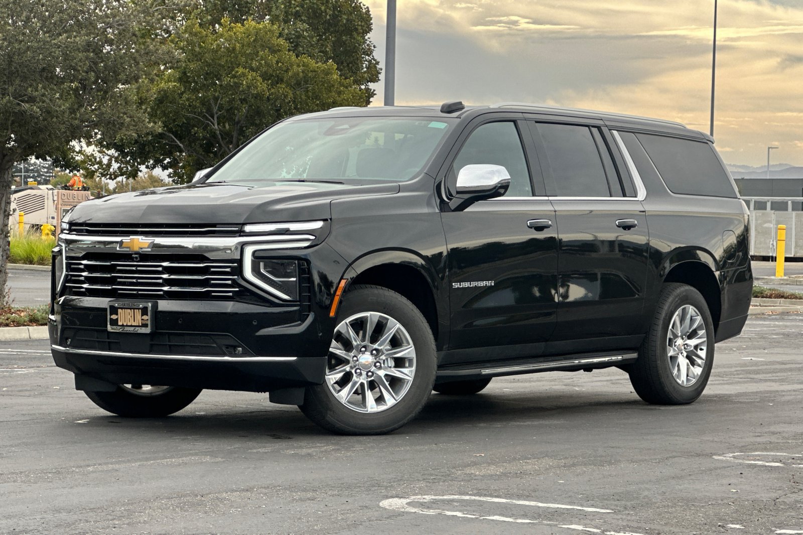 Used 2026 Chevrolet Suburban Premier AWD/4WD image 8