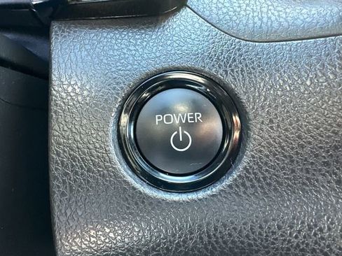 Used 2025 Toyota Camry SE FWD image 38