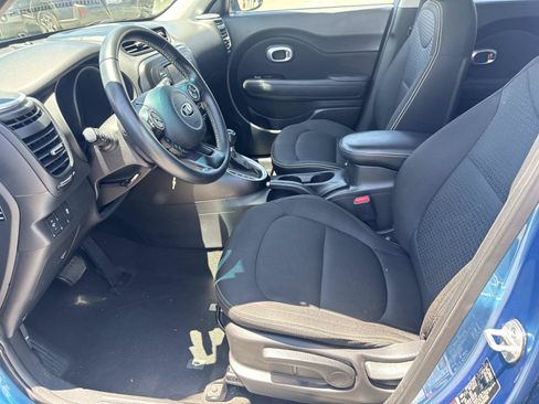 Used 2016 Kia Soul + w/ Designer's Package FWD image 16