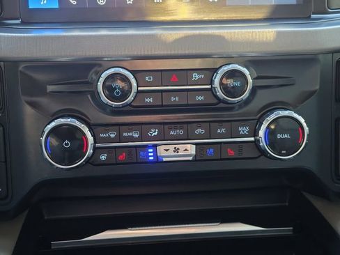 Used 2026 Ford F250 Platinum w/ Platinum Plus Package image 16