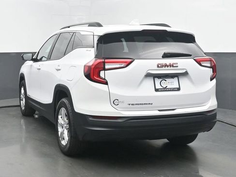 Used 2023 GMC Terrain SLE w/ Driver Convenience Package FWD image 4