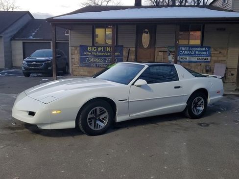 Used 1991 Pontiac Firebird Base image 2