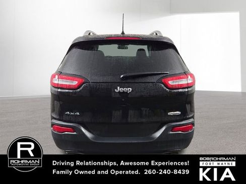 Used 2018 Jeep Cherokee Latitude Plus w/ Cold Weather Group image 8