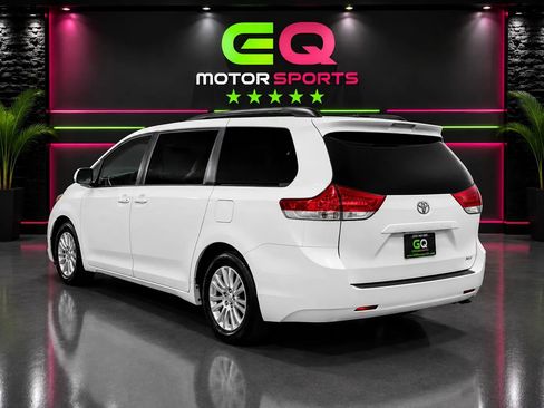 Used 2013 Toyota Sienna XLE FWD image 5