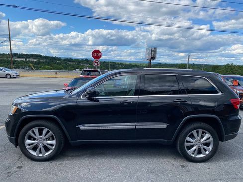 Used 2013 Jeep Grand Cherokee Laredo AWD/4WD image 8
