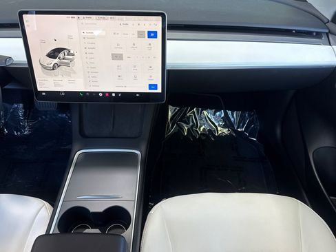 Used 2023 Tesla Model 3 Standard Range RWD image 17