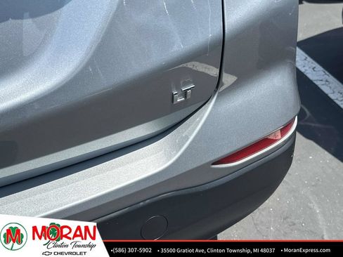 Certified 2024 Chevrolet Equinox LT FWD image 11