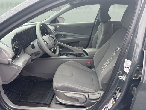 Used 2024 Hyundai Elantra SEL FWD image 9
