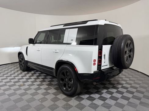 Used 2024 Land Rover Defender 110 X-Dynamic SE image 3