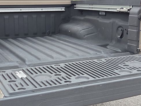 Used 2023 Nissan Frontier PRO-4X w/ Pro-4X Premium Package AWD/4WD image 9